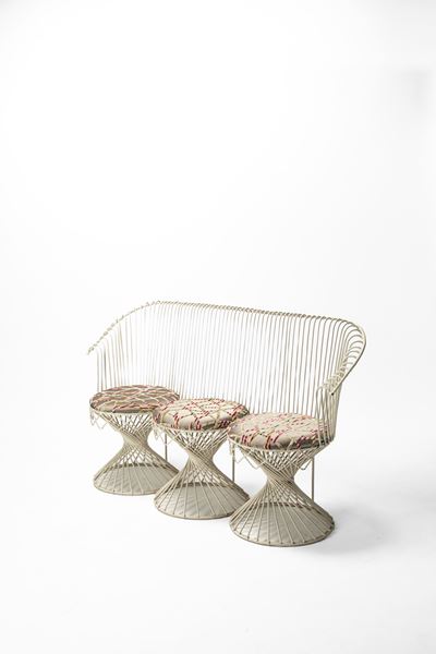 Divano a tre posti, metallo laccato e tessuto (circa 1960)