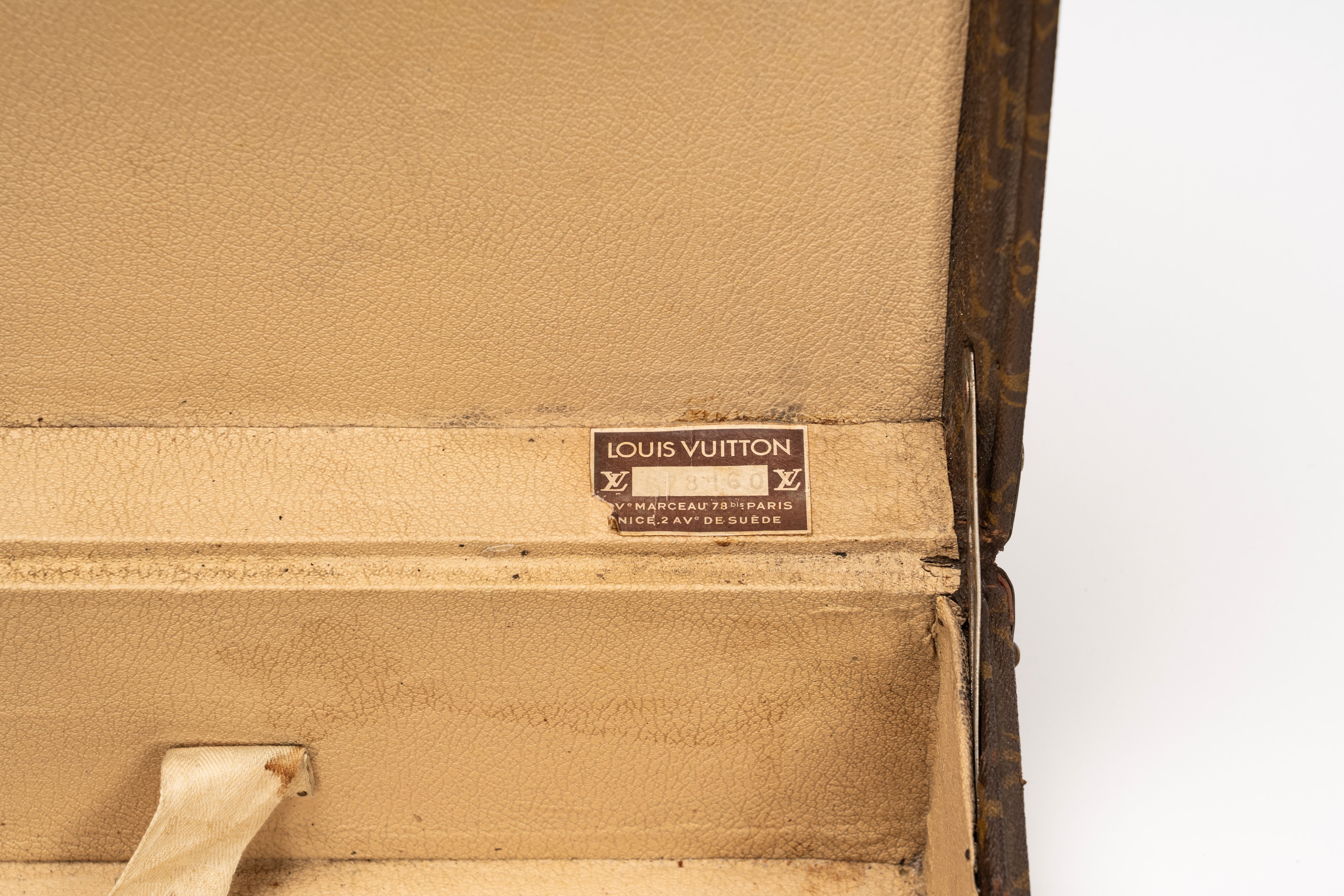 Louis Vuitton - Valigia Alzer, tela monogrammata con profili in cuoio e dettagli in ottone