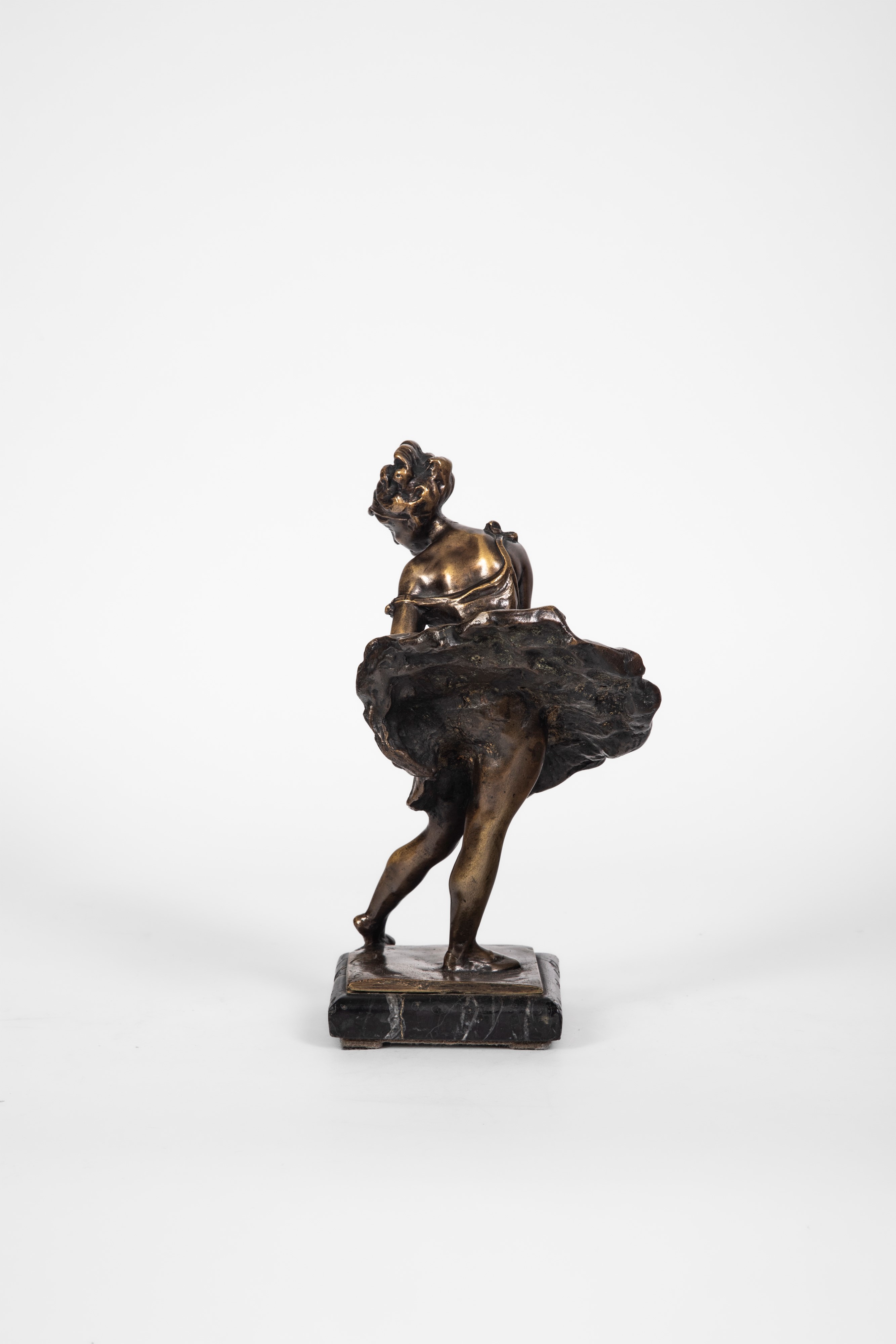 Scuola del Secolo XIX - Ballerina, scultura in bronzo su base in marmo