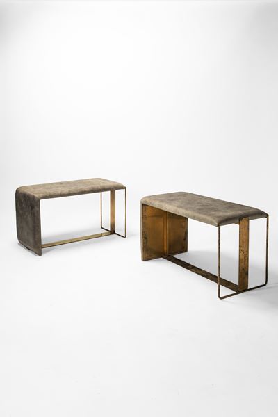 Coppia di panche in ottone e tessuto (circa 1970)
