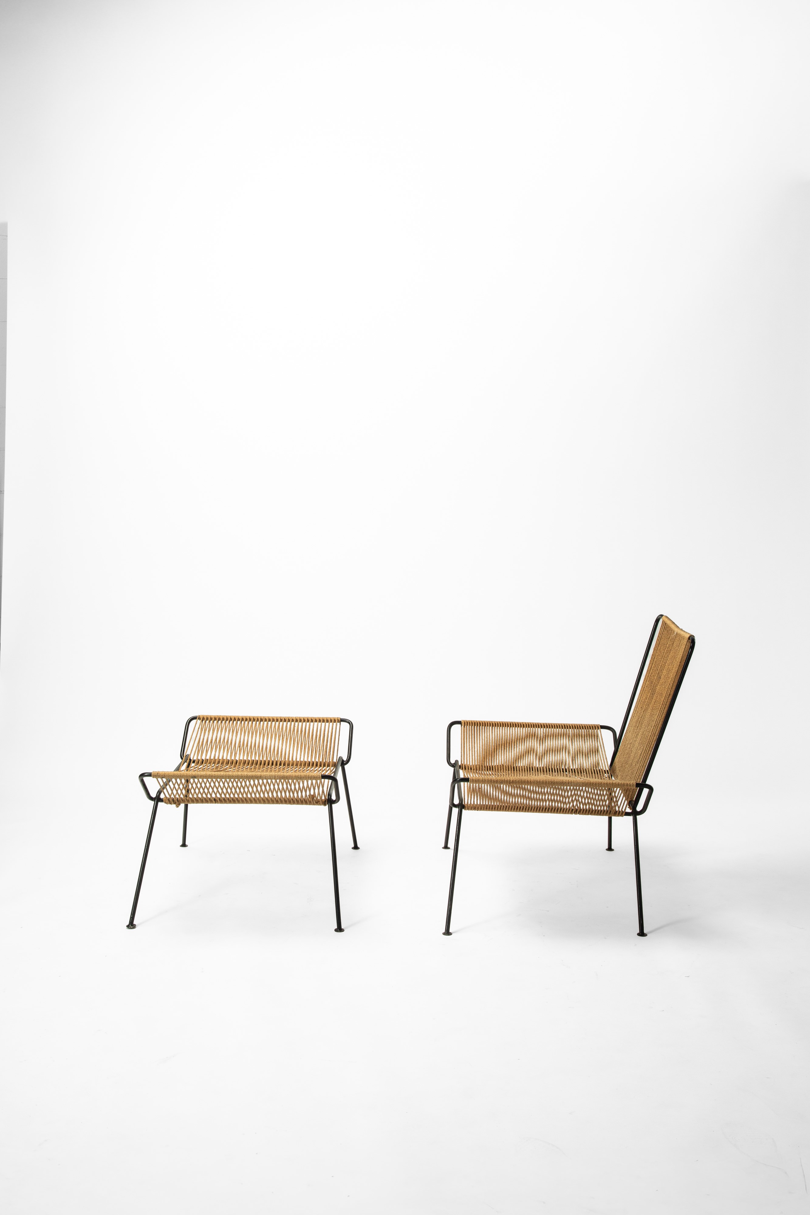 Manifattura Italiana - Coppia di lounge chairs con struttura in metallo e corda intrecciata, con ...