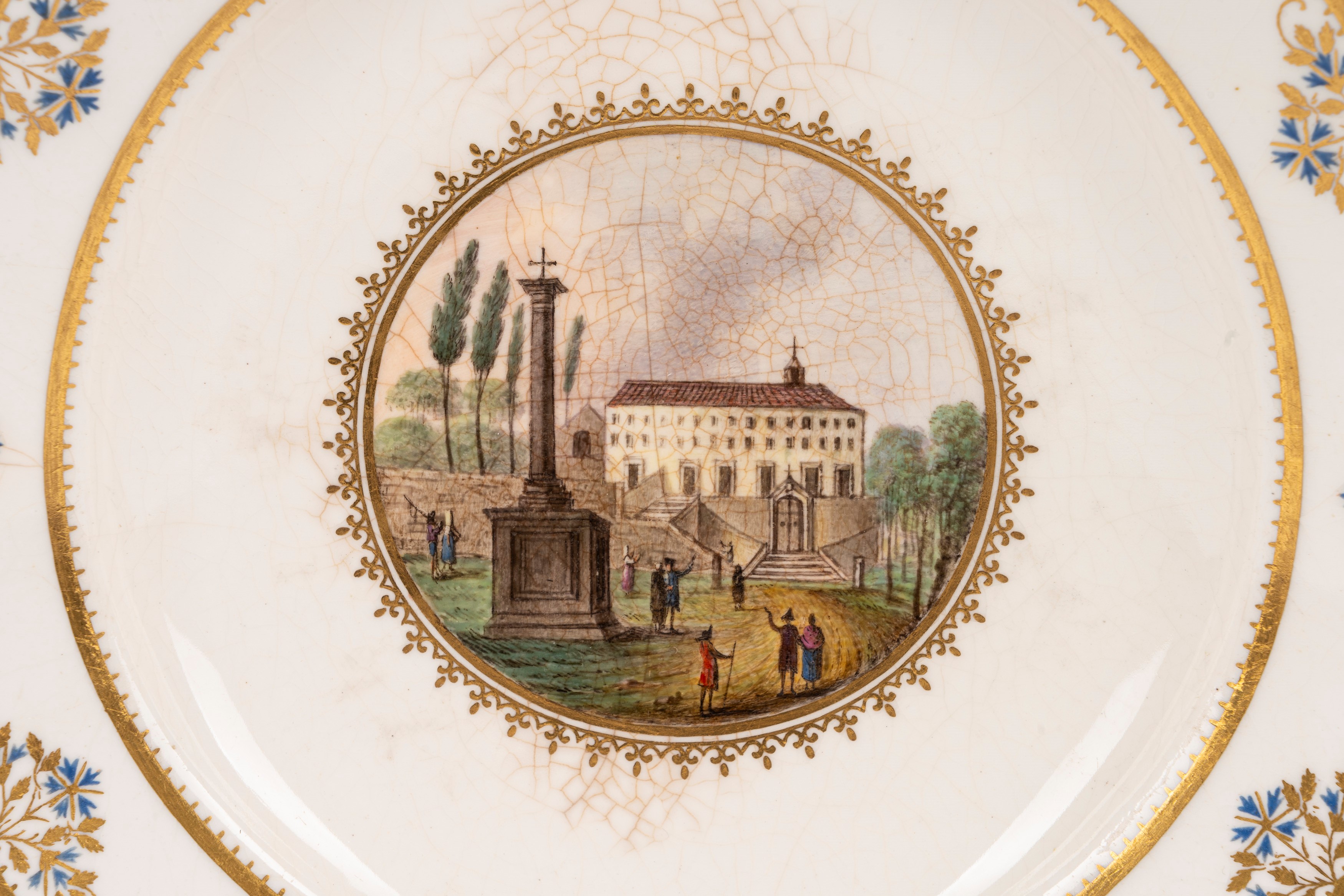 Lotto di 13 piatti in porcellana con vedute di Napoli, Real Fabbrica Ferdinandea, fine XVIII seco...