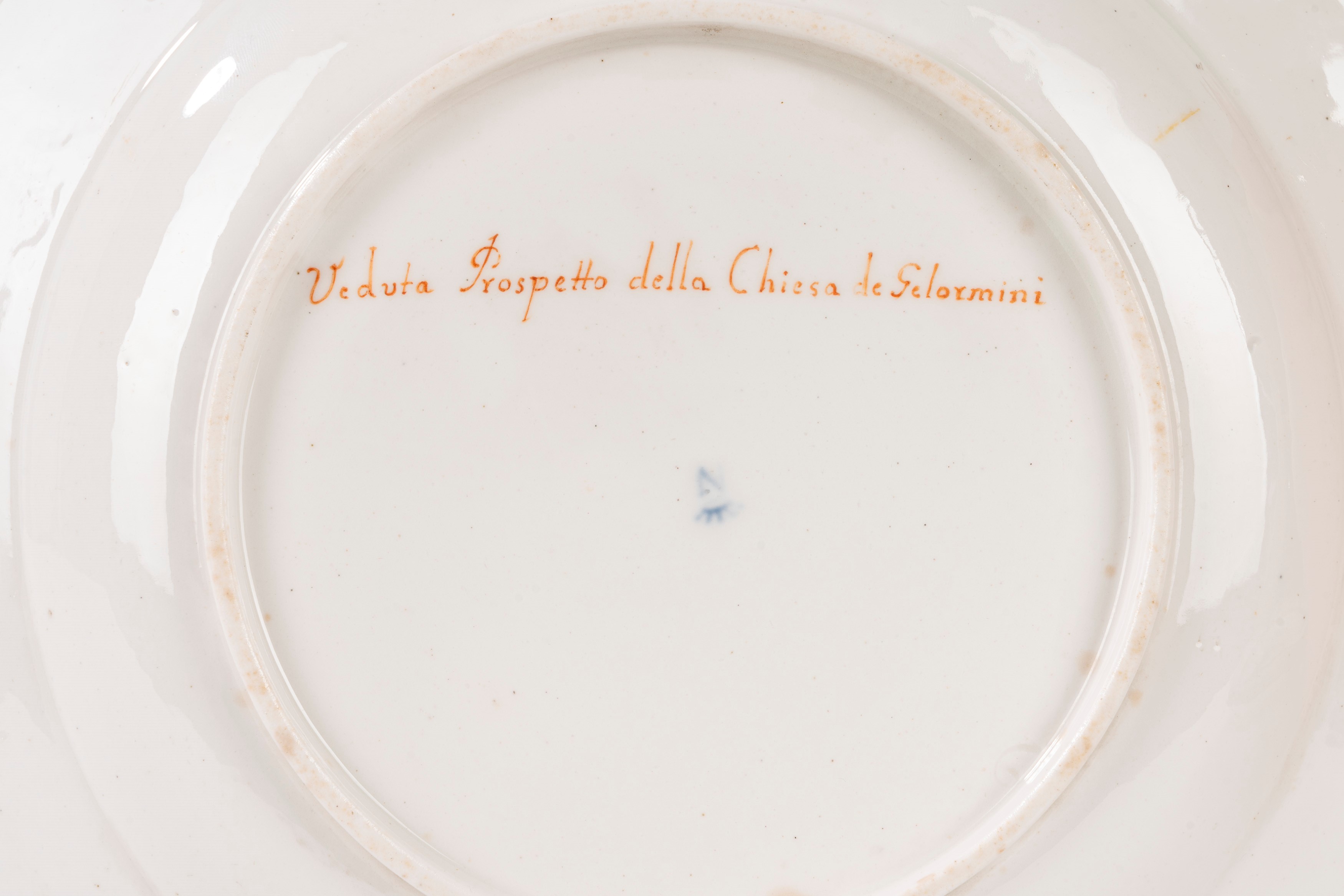 Lotto di 13 piatti in porcellana con vedute di Napoli, Real Fabbrica Ferdinandea, fine XVIII seco...