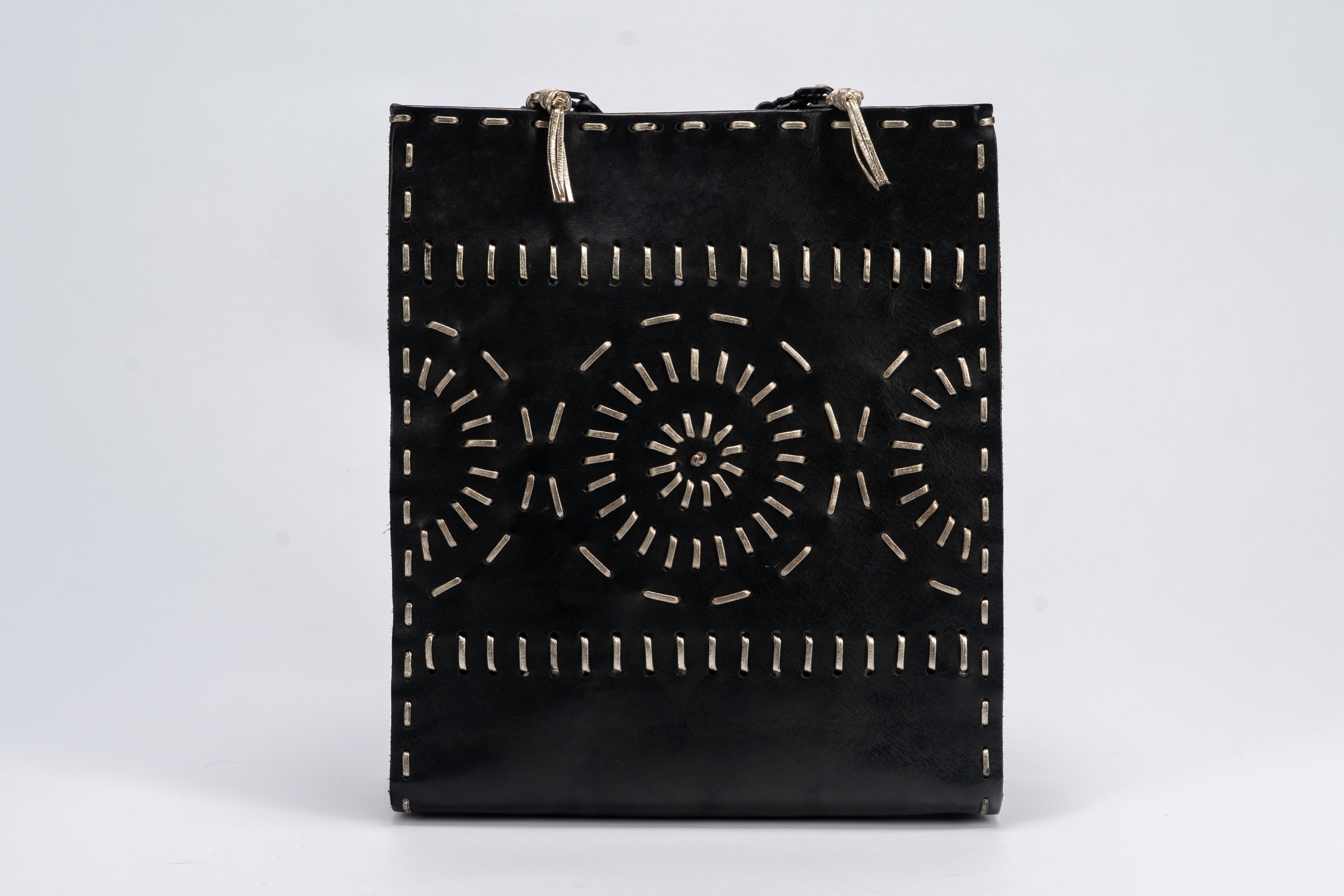 Valentino Garavani - Borsa Shopper in cuoio nero a traforo con filo argentato