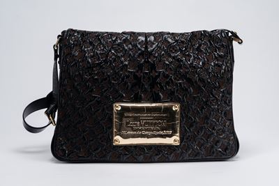 Borsa Messenger, tessuto monogram e vernice nero, interno in pelle crema (2006)