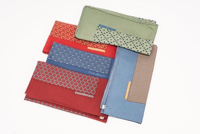 Lotto di cinque gavroche, twill di seta