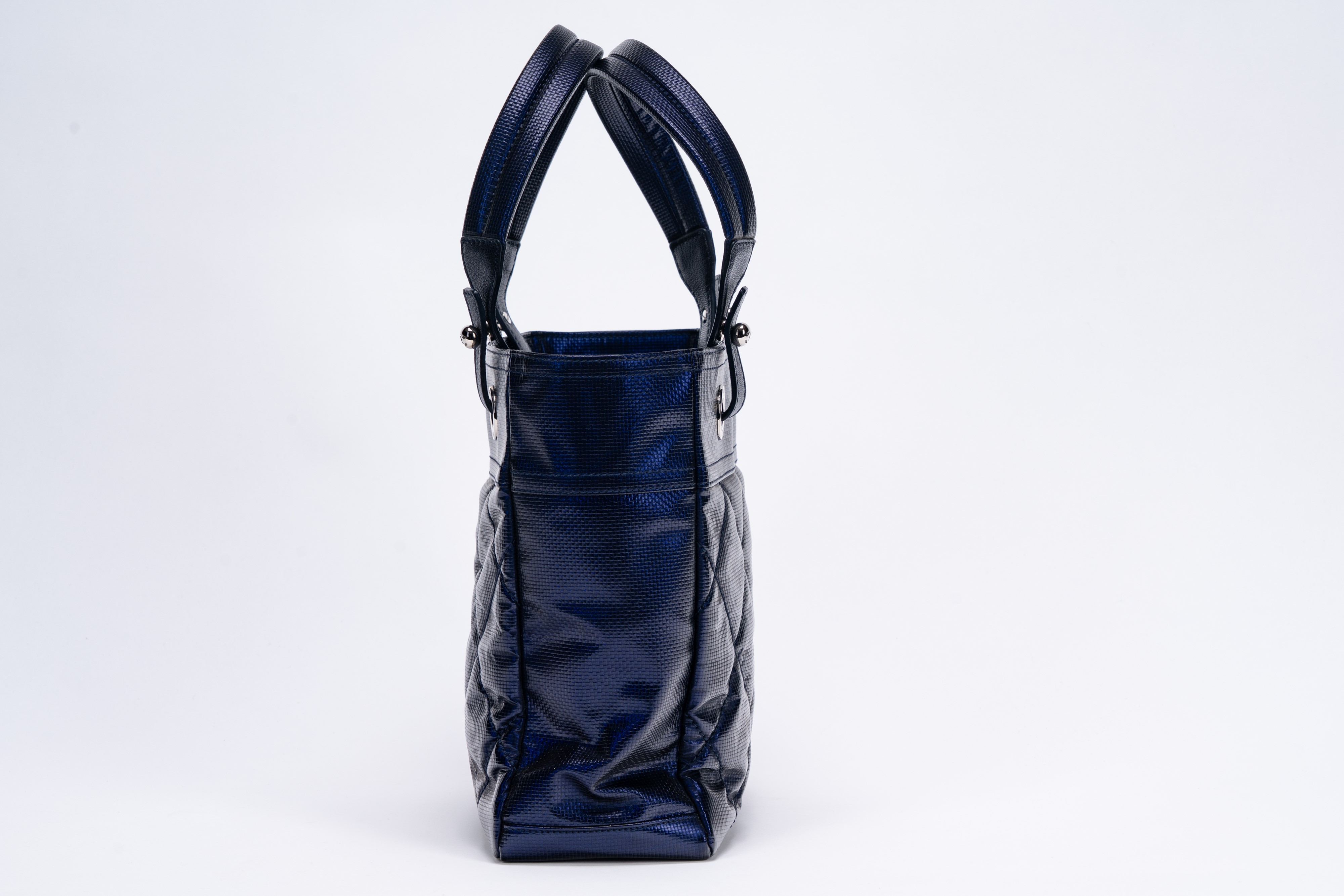 Chanel - Borsa Paris-Biarritz, in tela matelassé plastificata con micro intreccio blu elettrico (...