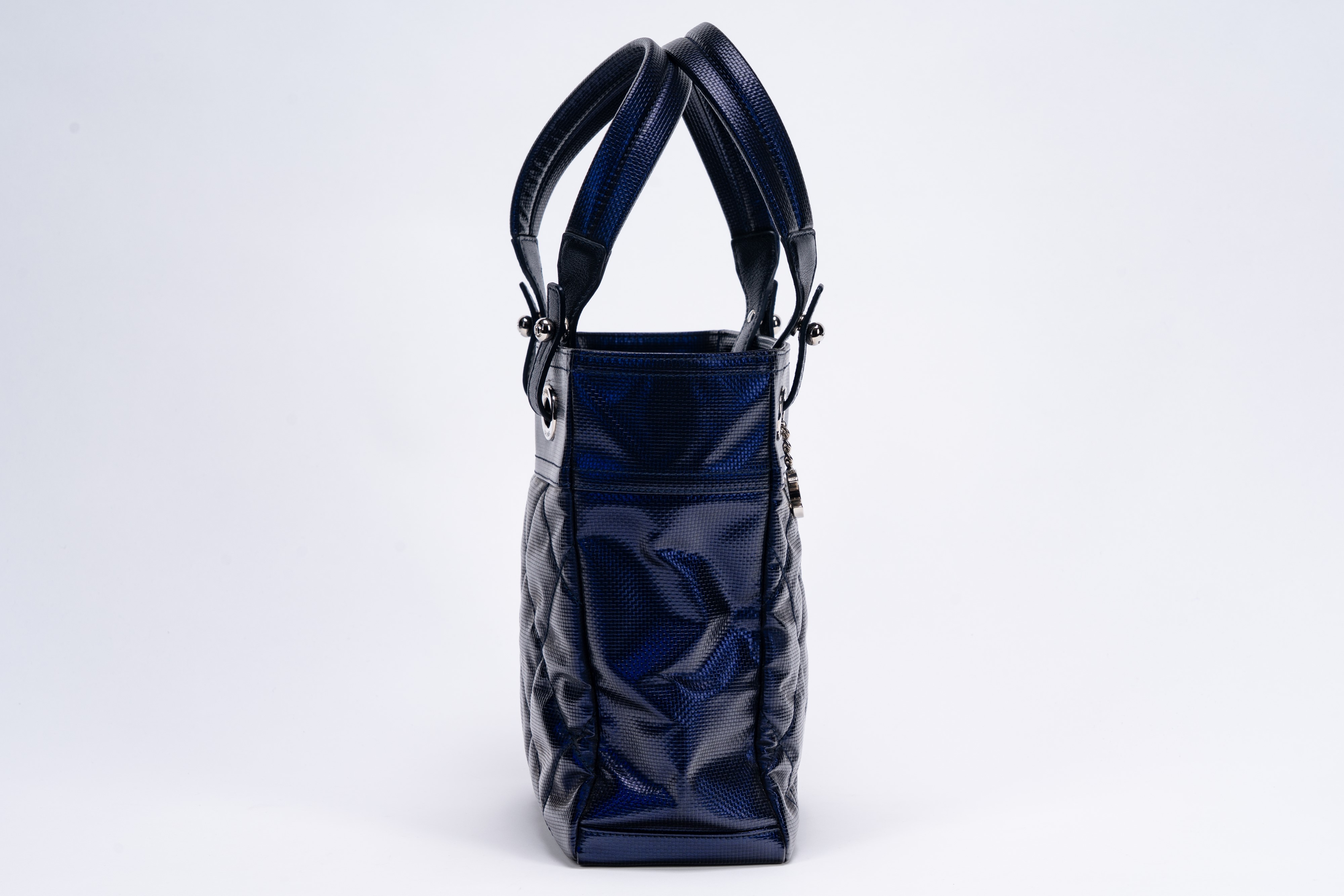Chanel - Borsa Paris-Biarritz, in tela matelassé plastificata con micro intreccio blu elettrico (...