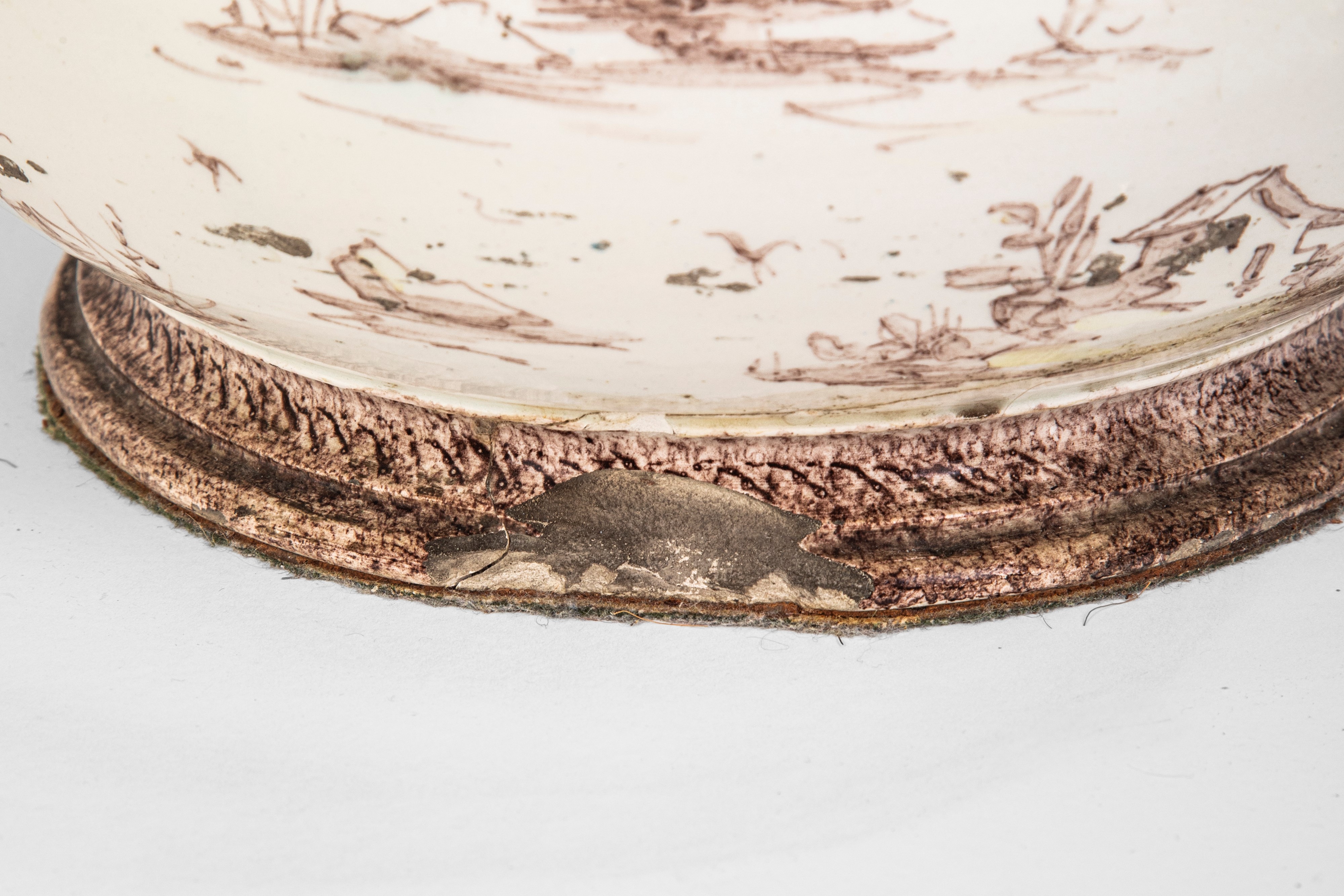 Vaso grande in maiolica, Savona o Albisola, XVIII secolo
