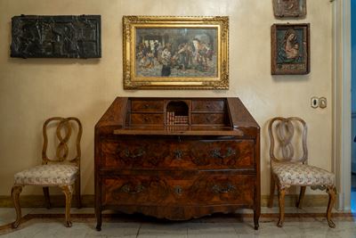Ribalta a urna lastronata, Parma, secolo XVIII