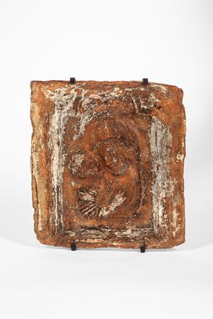 Rilievo in terracotta raffigurante Madonna con
Bambino. Secolo XVI.