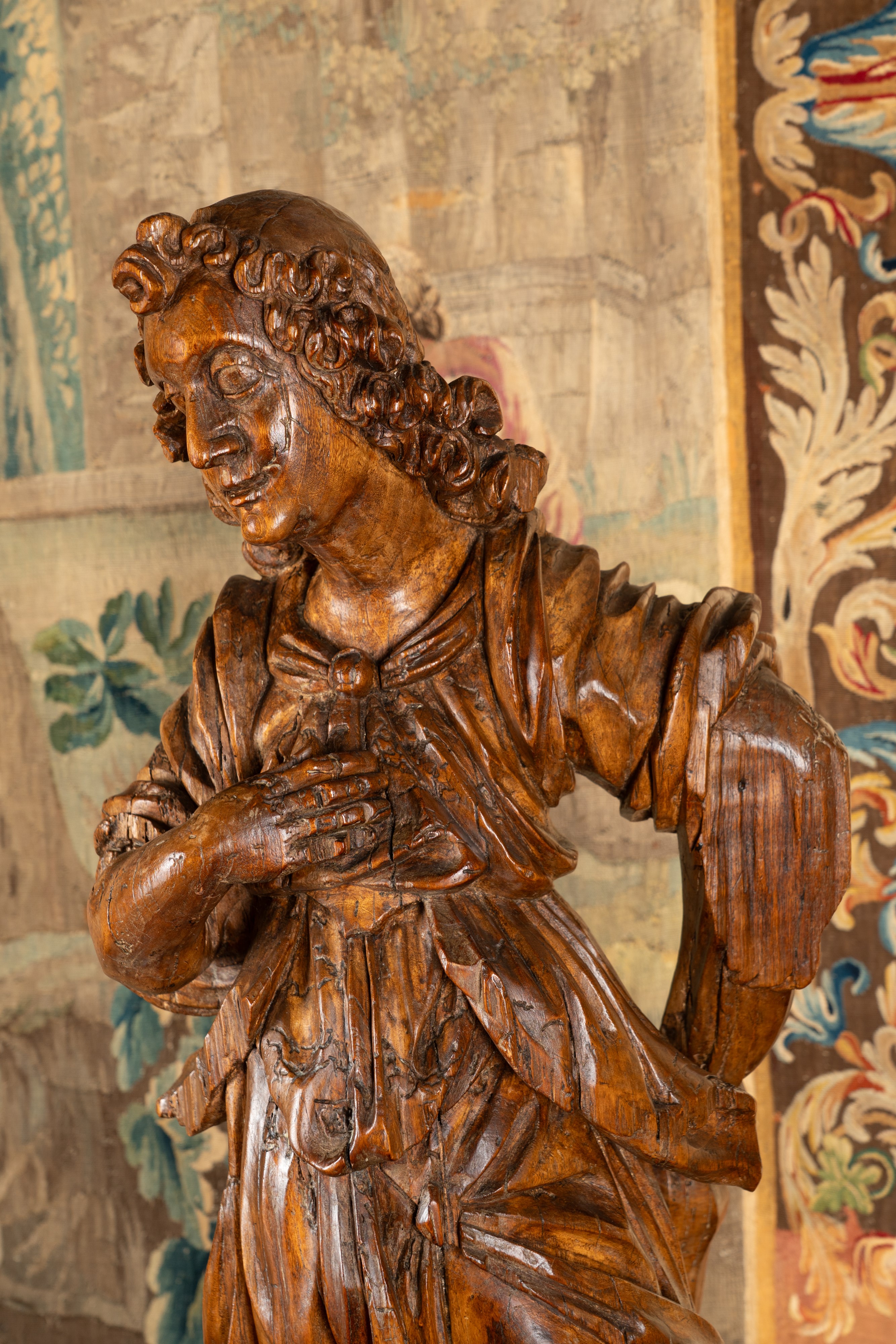 Genova, coppia di angeli, scultura in legno scolpito, secolo XVII