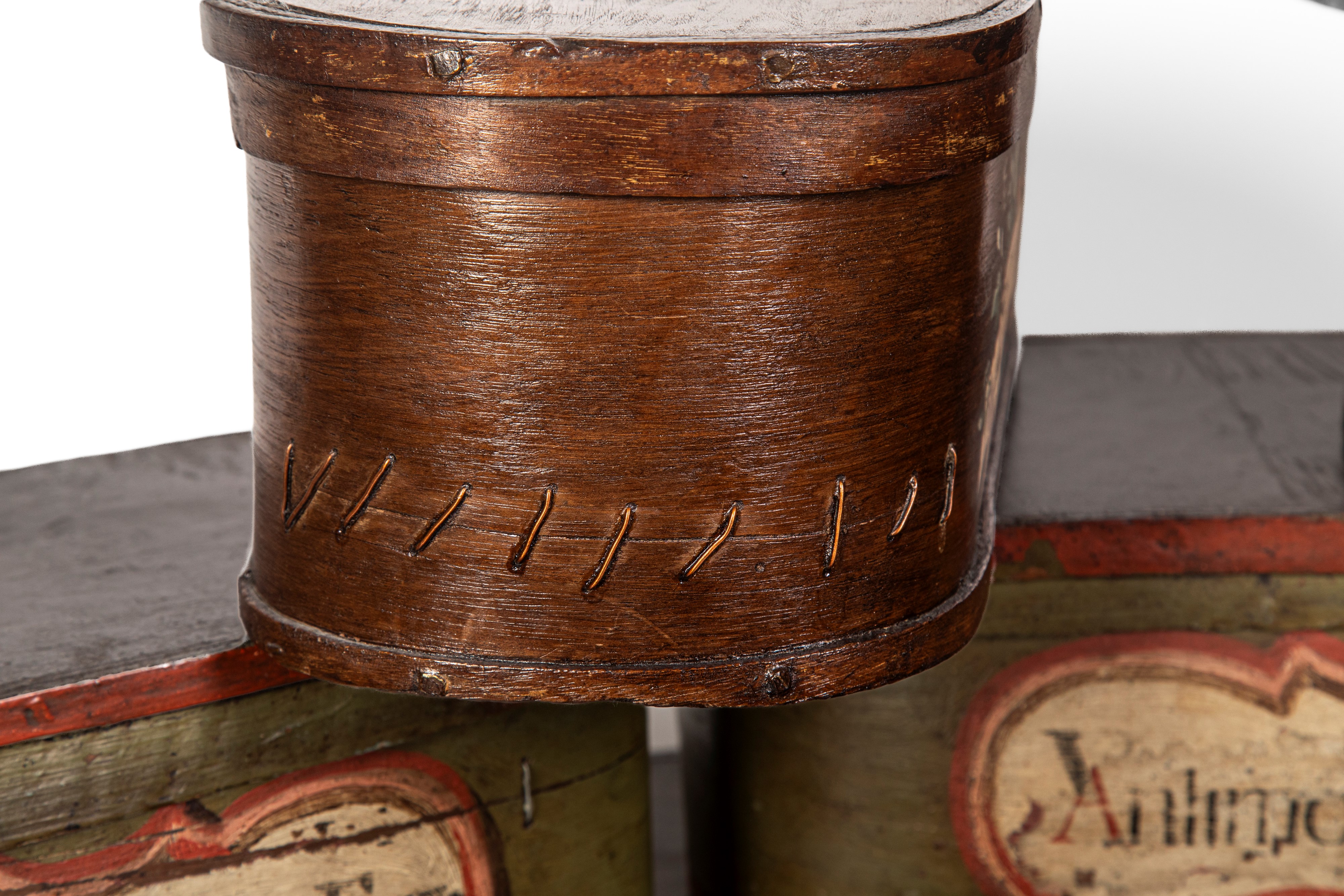 Collezione di dieci scatole da farmacia, legno dipinto, fine XVIII-inizio XIX secolo