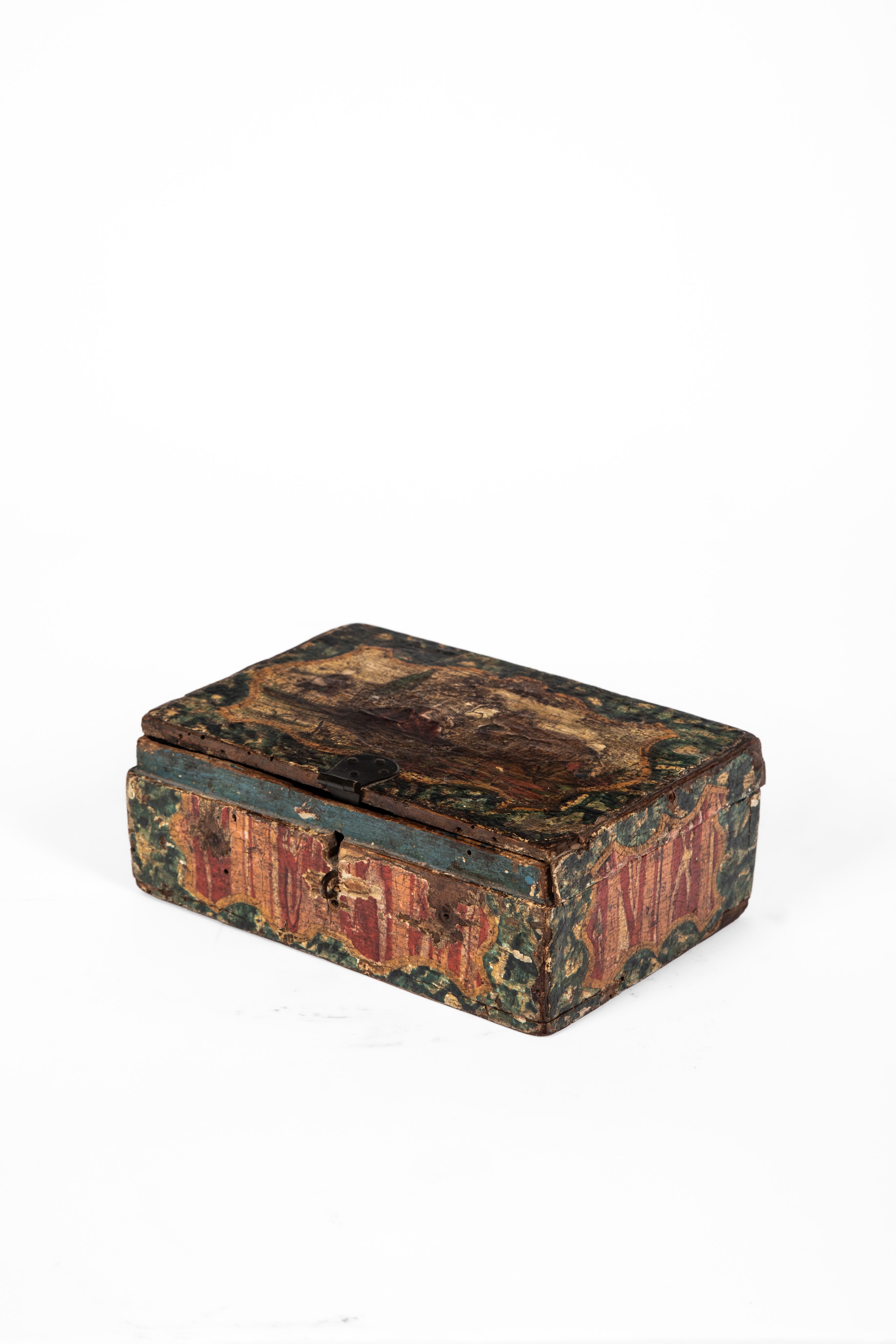 Scatola con coperchio, legno laccato, decorazione a finto marmo verde (Secolo XVIII)