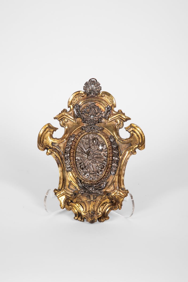 Acquasantiera, rame dorato con placca centrale, fregi in argento e vaschetta in bronzo dorato (Ro...