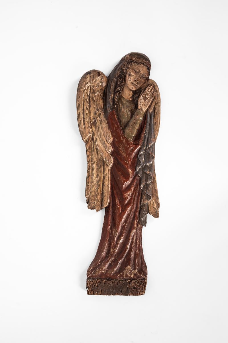 Figura di angelo orante, legno scolpito e policromo, sagomato a rilievo, XVII-XVIII secolo