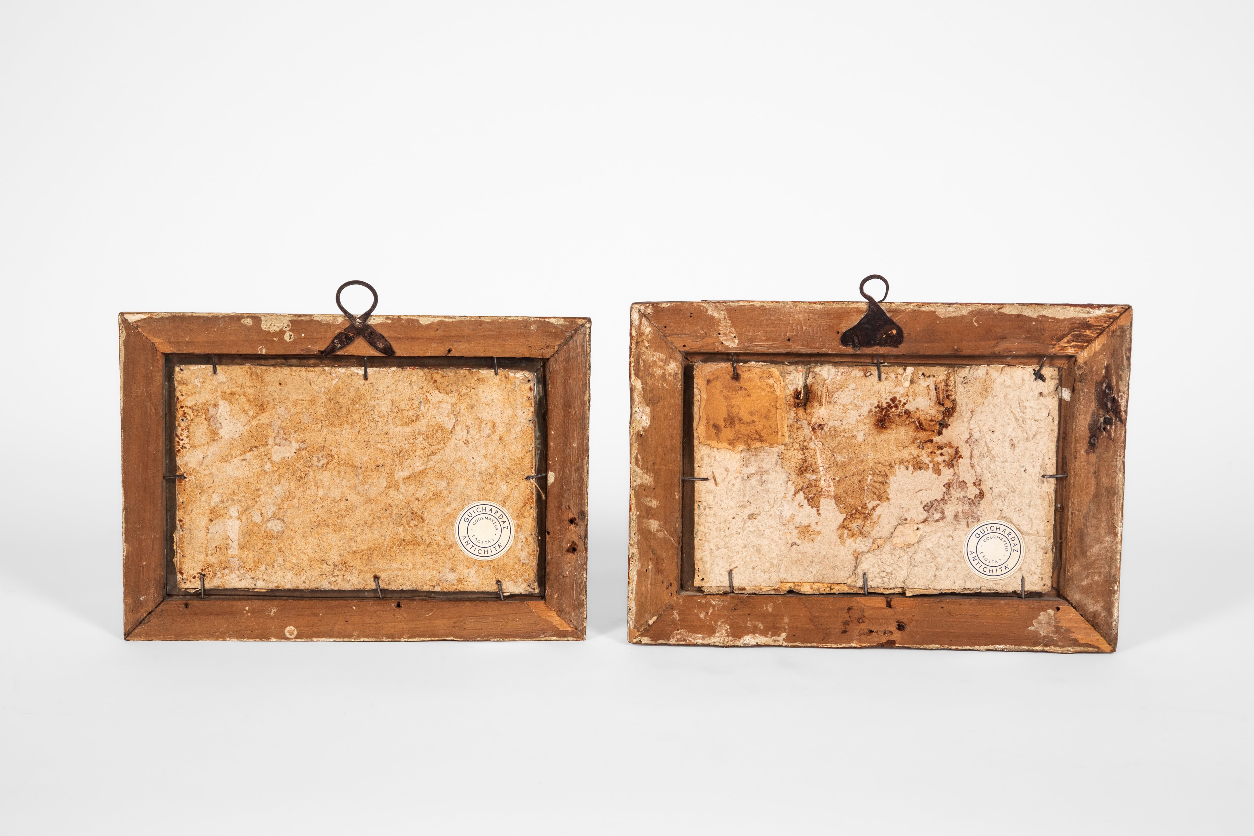 Italia settentrionale, Coppia di quadretti ad “Arte Povera”, cornici in legno dorato, secolo XVII...