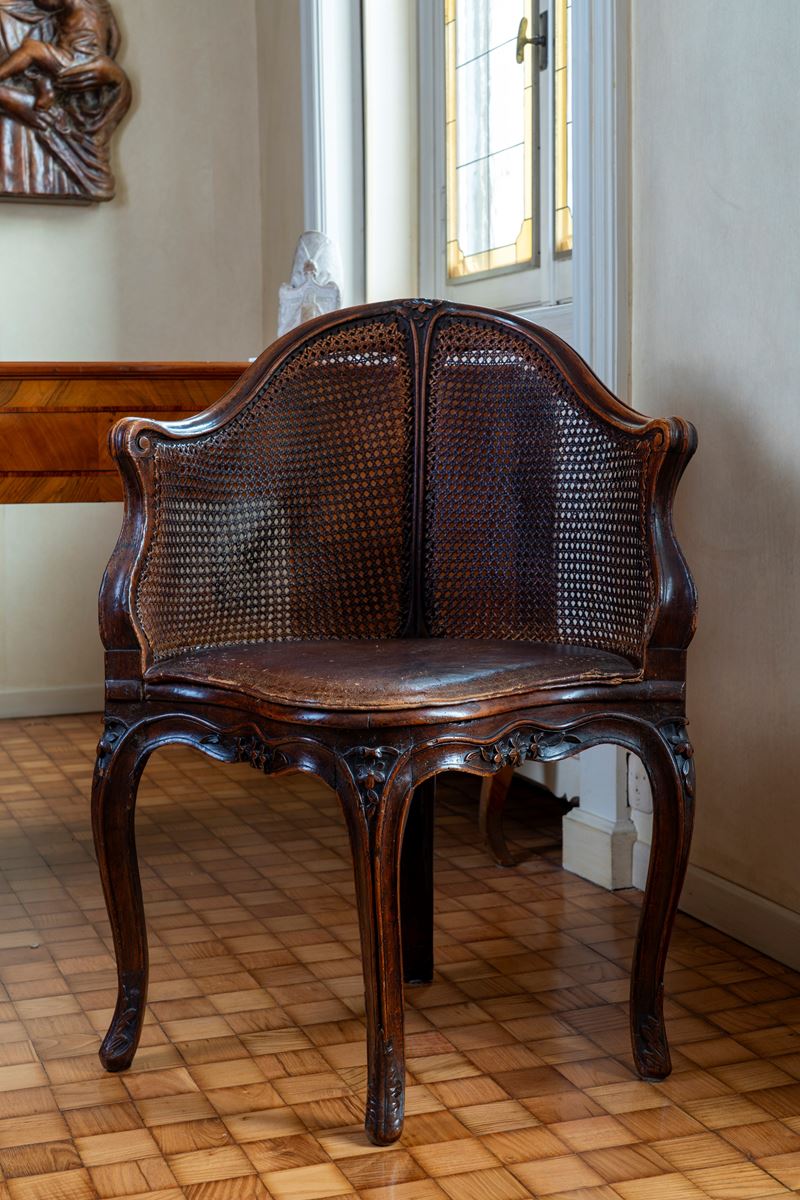 Bergère d’angolo Luigi XV, fauteuil de bureau, faggio tinto (Francia), metà secolo XVIII