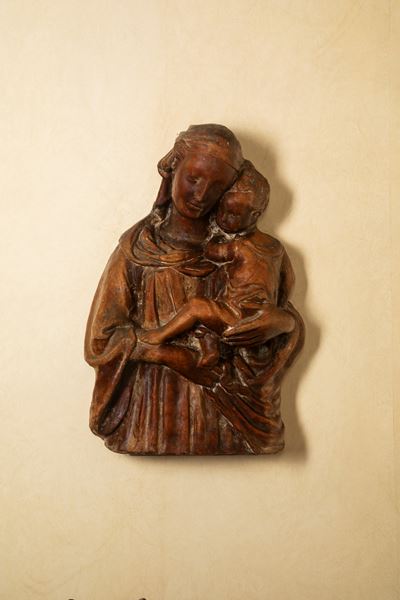 Altorilievo in terracotta, Madonna con Bambino, Toscana, XV secolo