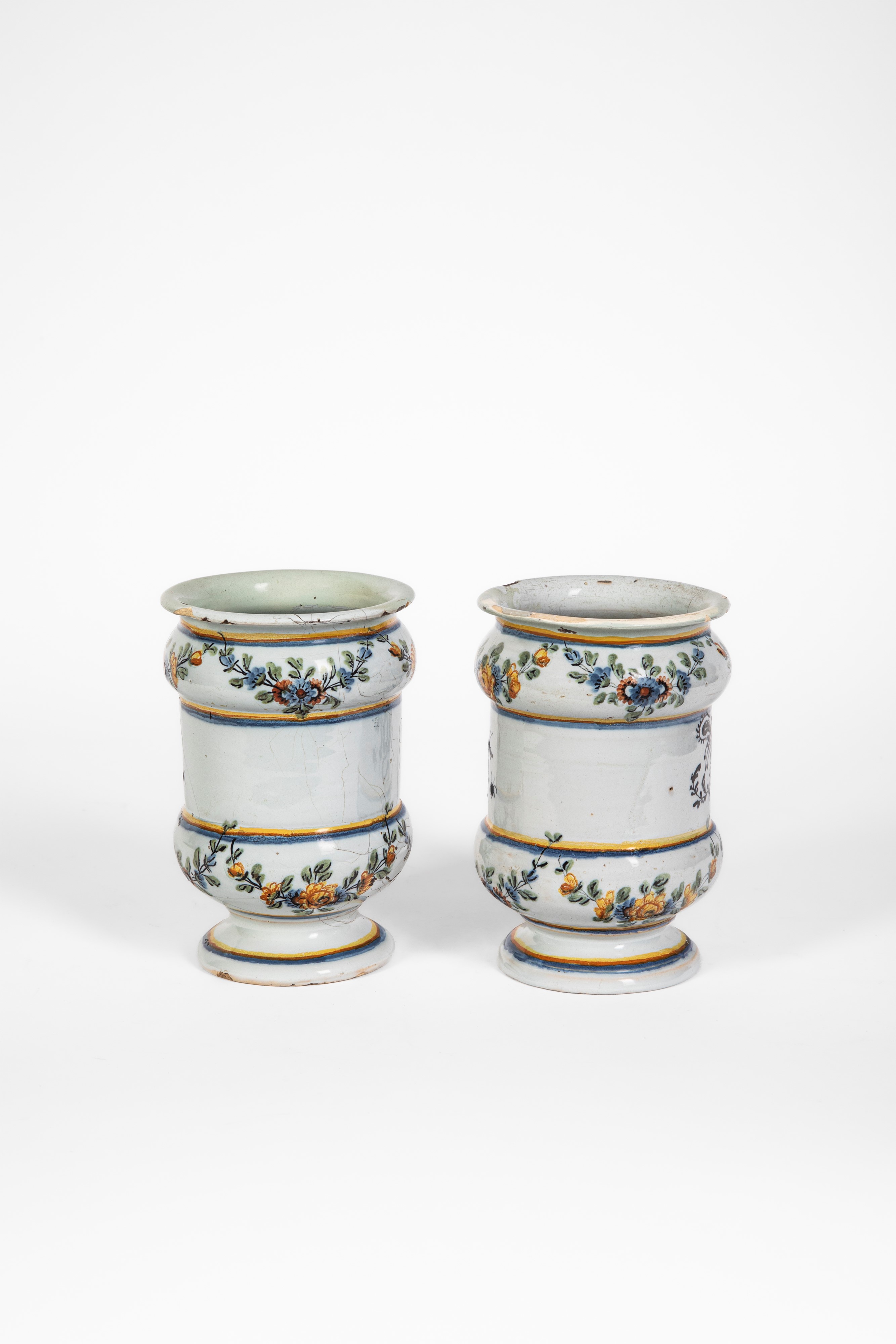 Albarello da farmacia, coppia, maiolica policroma, Torino, XVIII secolo