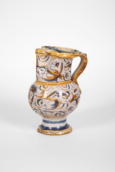 Italia centrale (Pesaro o Urbino), Boccale in maiolica policroma del XVIII secolo
