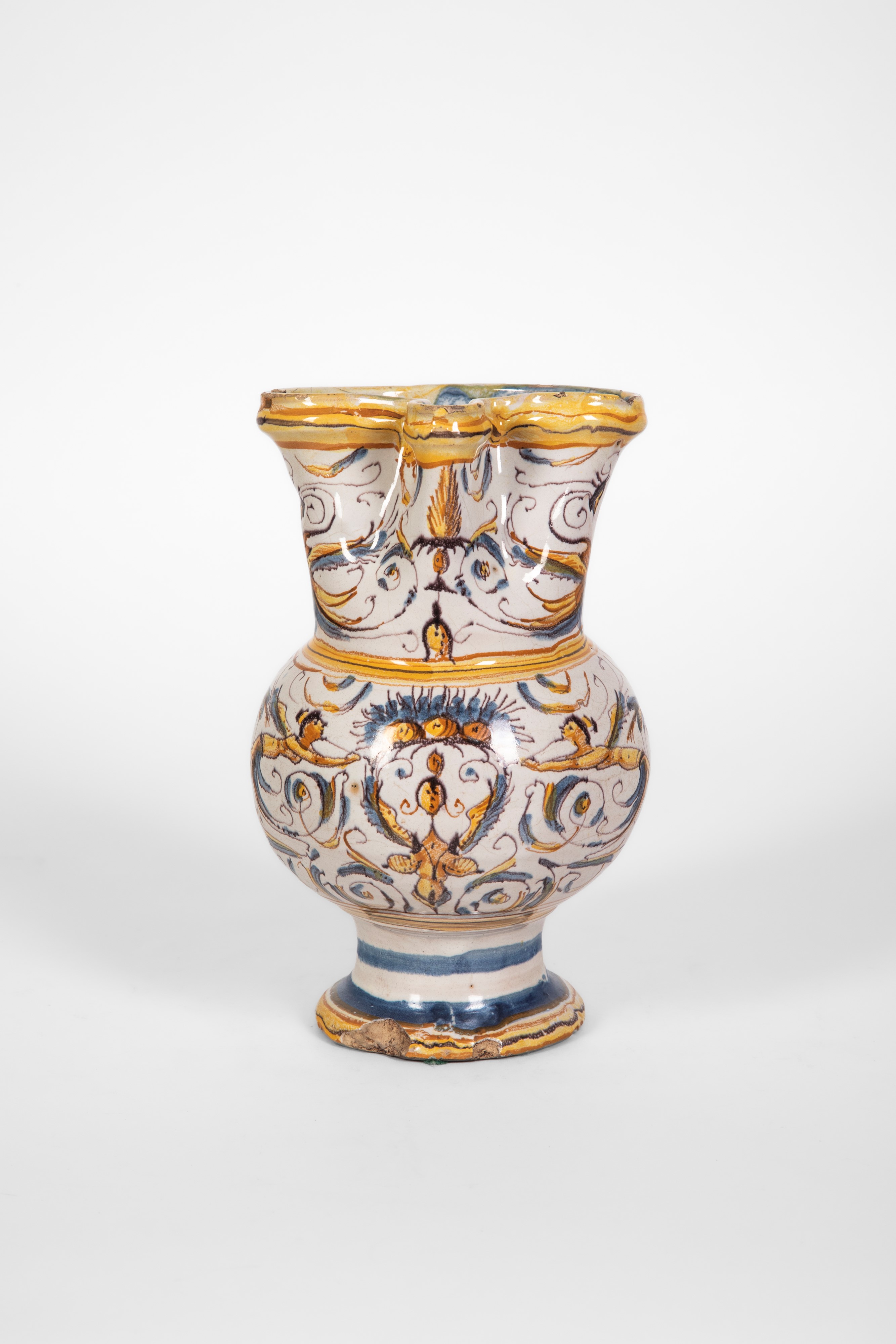 Italia centrale (Pesaro o Urbino), Boccale in maiolica policroma del XVIII secolo
