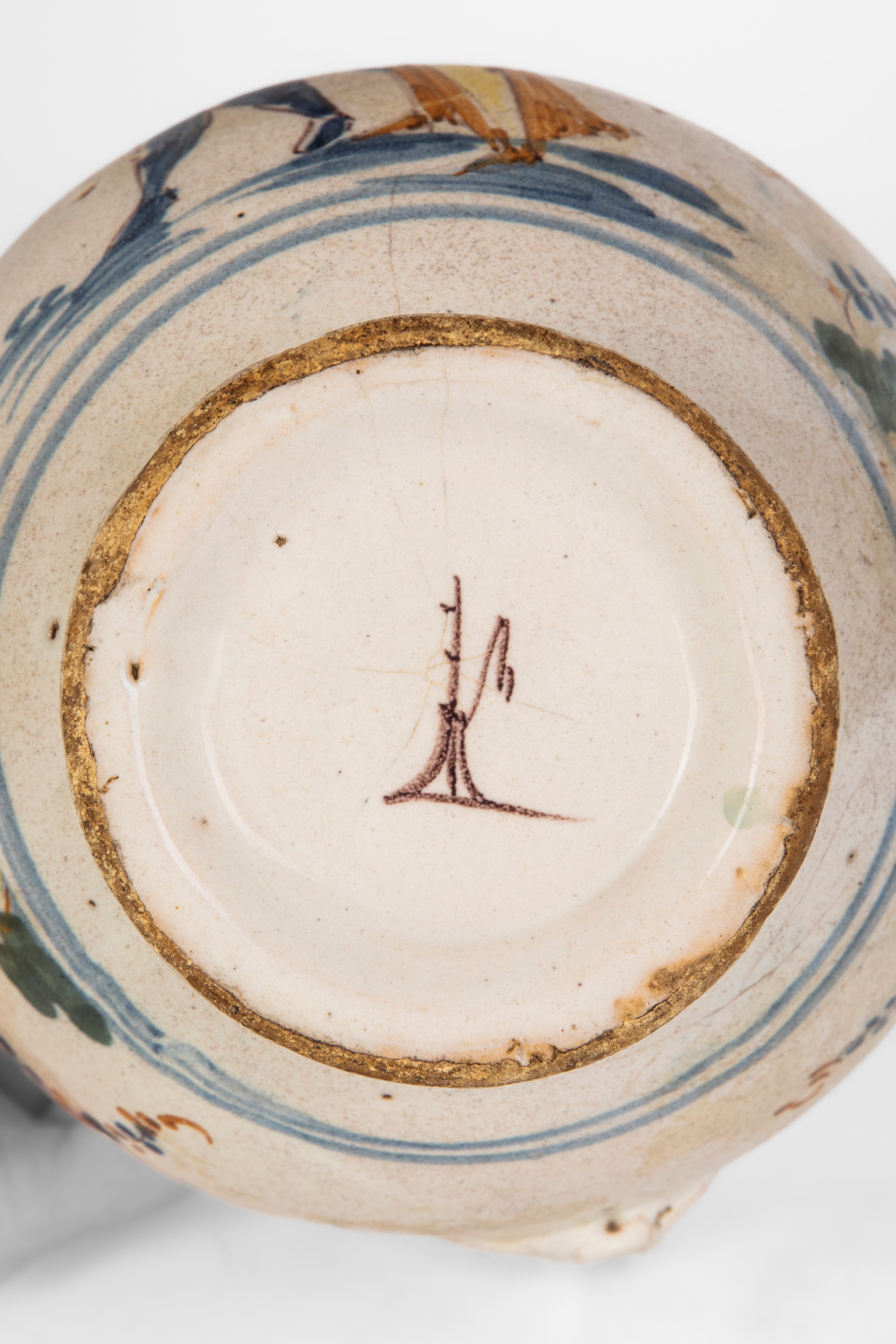 Versatoio in maiolica policroma, Liguria, secolo XVIII