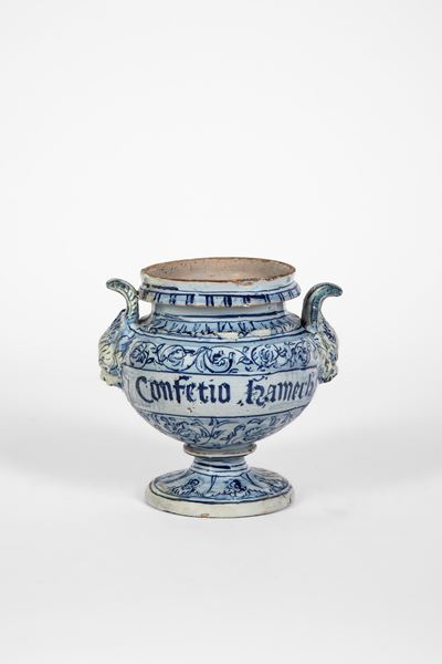 Vaso da elettuari in maiolica bianco-blu, Liguria, seconda metà XVII–XVIII secolo