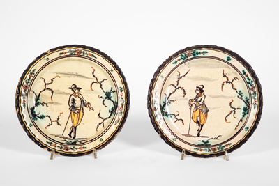 Coppia di piatti in maiolica policroma a “figuretti”, Liguria, secoli XVIII-XIX