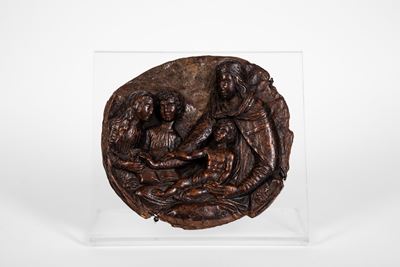 Emilia, XVI secolo, Altorilievo in terracotta raffigurante Madonna con Bambino e fanciulli