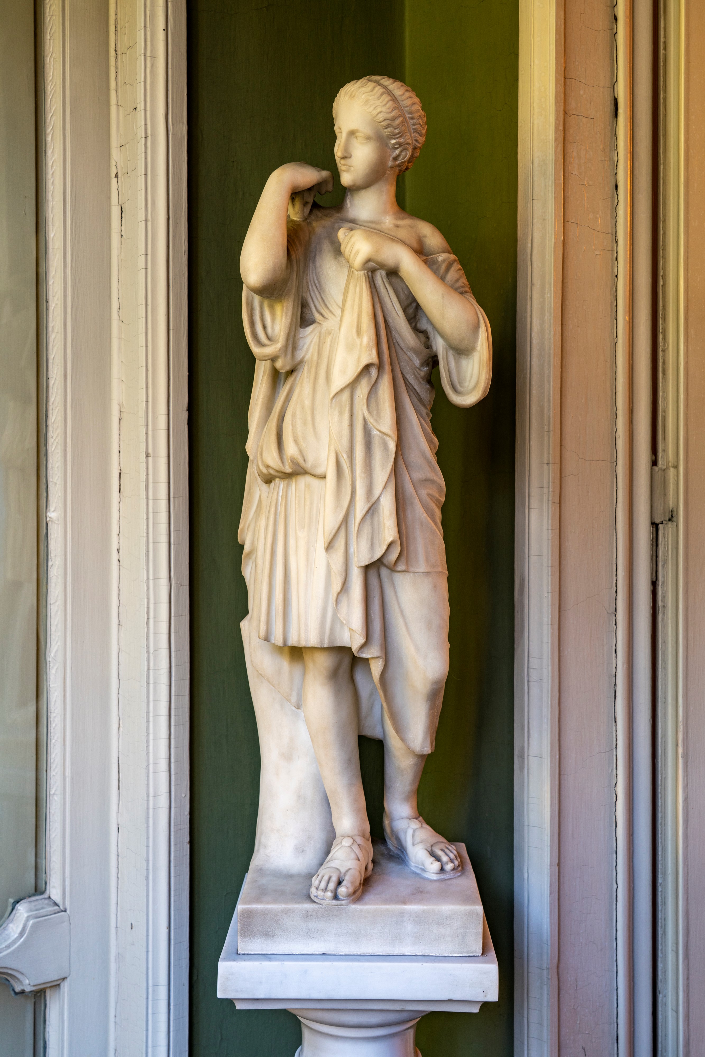 Venere panneggiata, scultura in marmo bianco, secolo XIX