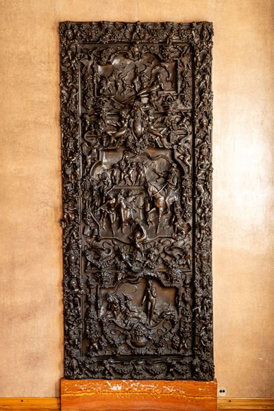 Battente di porta monumentale, bronzo fuso e cesellato con decorazioni ad altorilievo (sec. XIX-X...