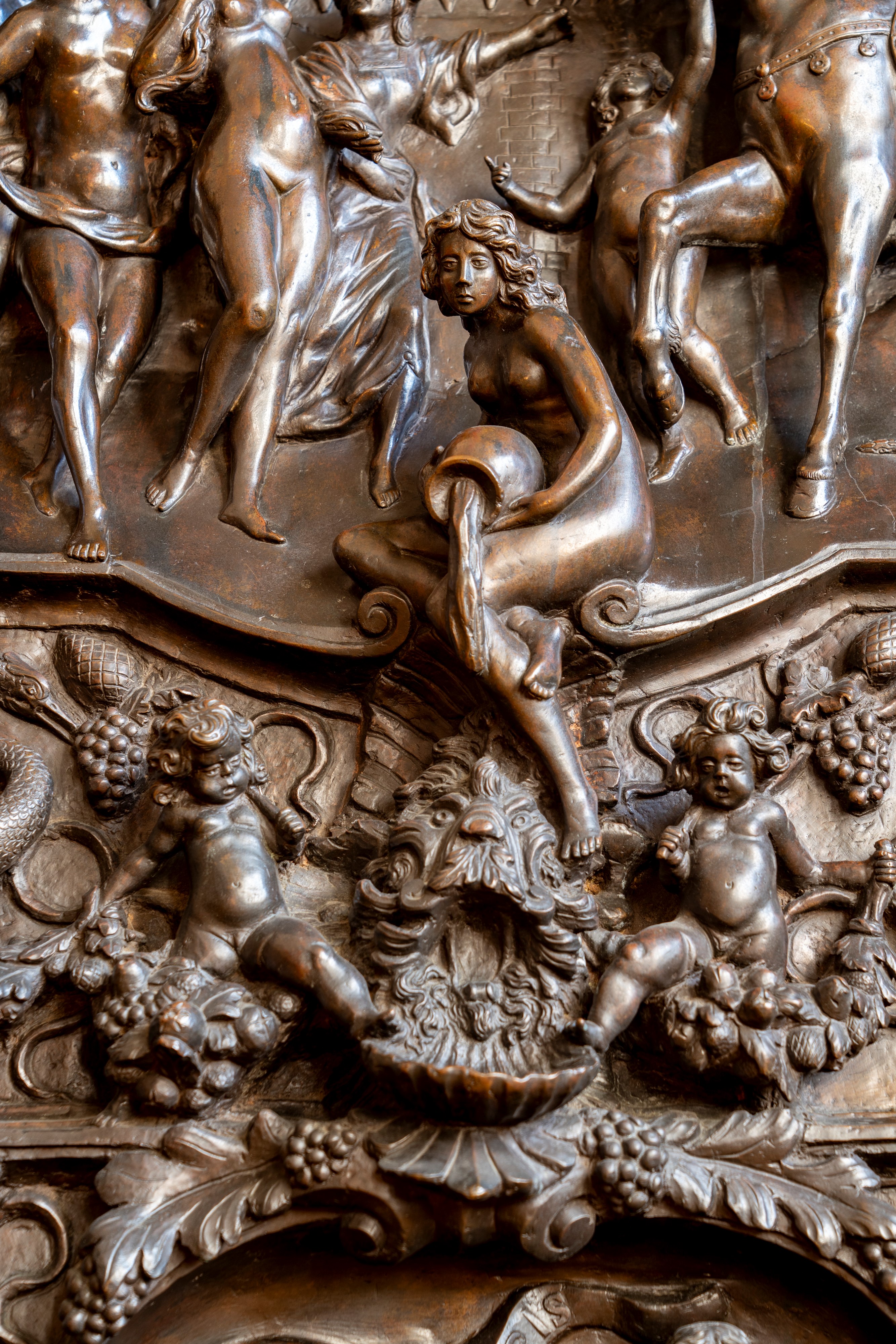 Battente di porta monumentale, bronzo fuso e cesellato con decorazioni ad altorilievo (sec. XIX-X...