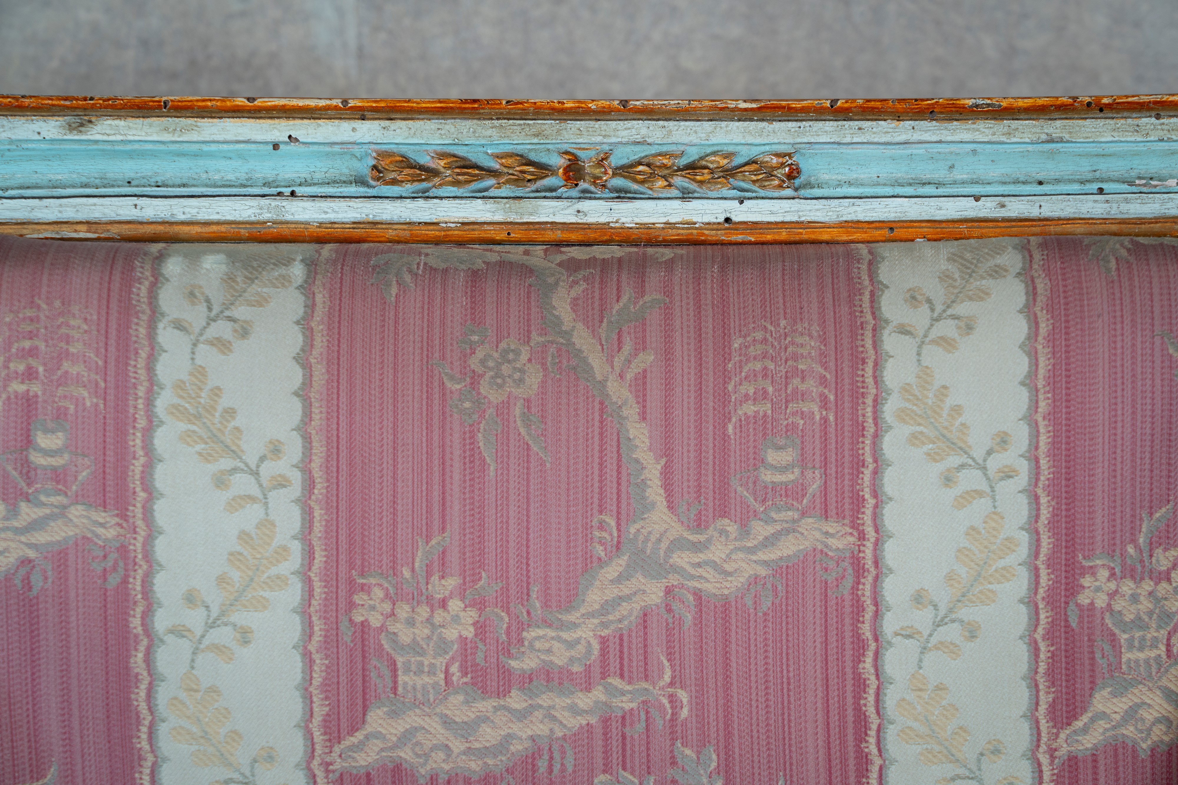 Coppia di poltrone, legno laccato e dorato, fine secolo XVIII