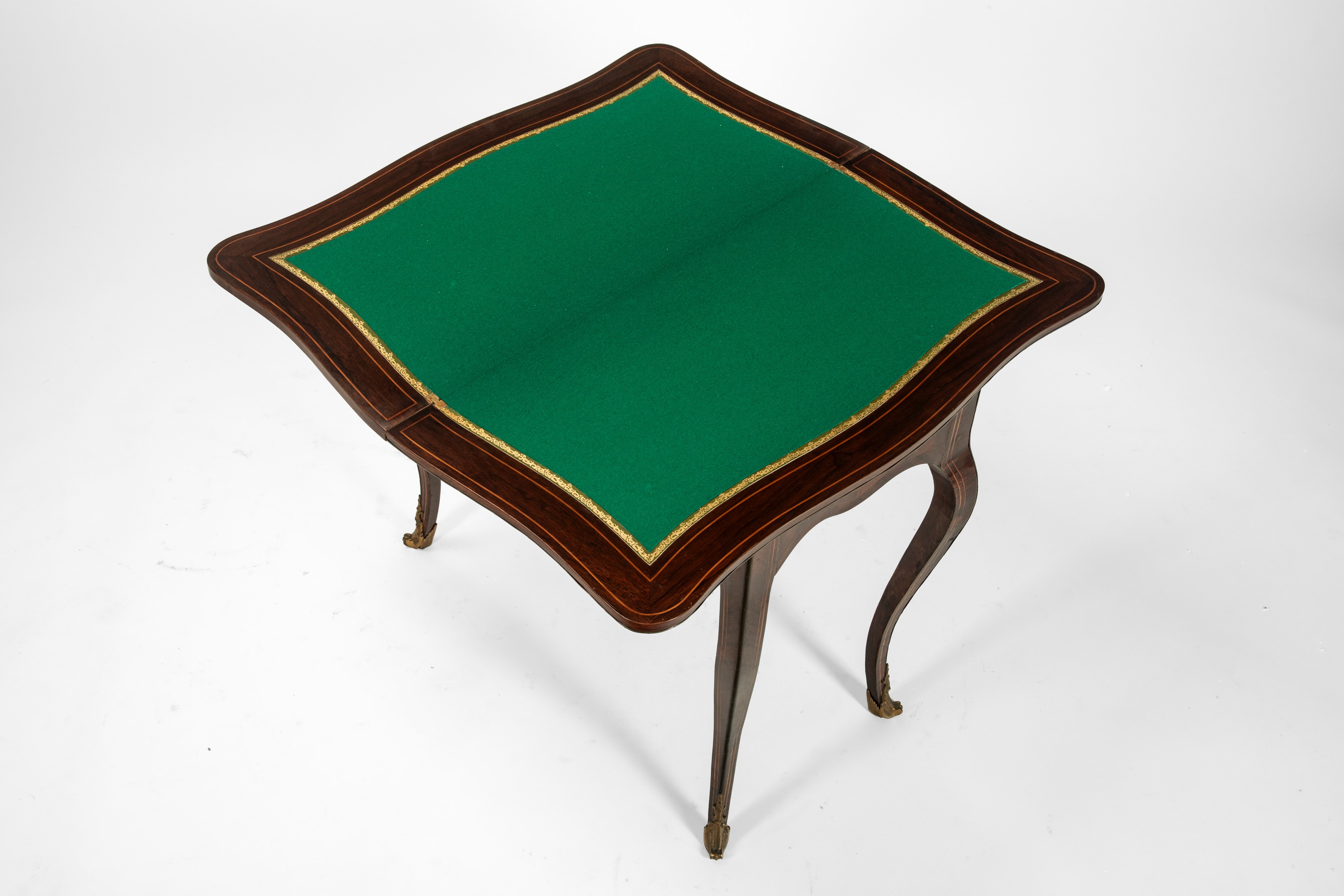 Tavolino da gioco intarsiato e lastronato con piano a libro, Secolo XIX