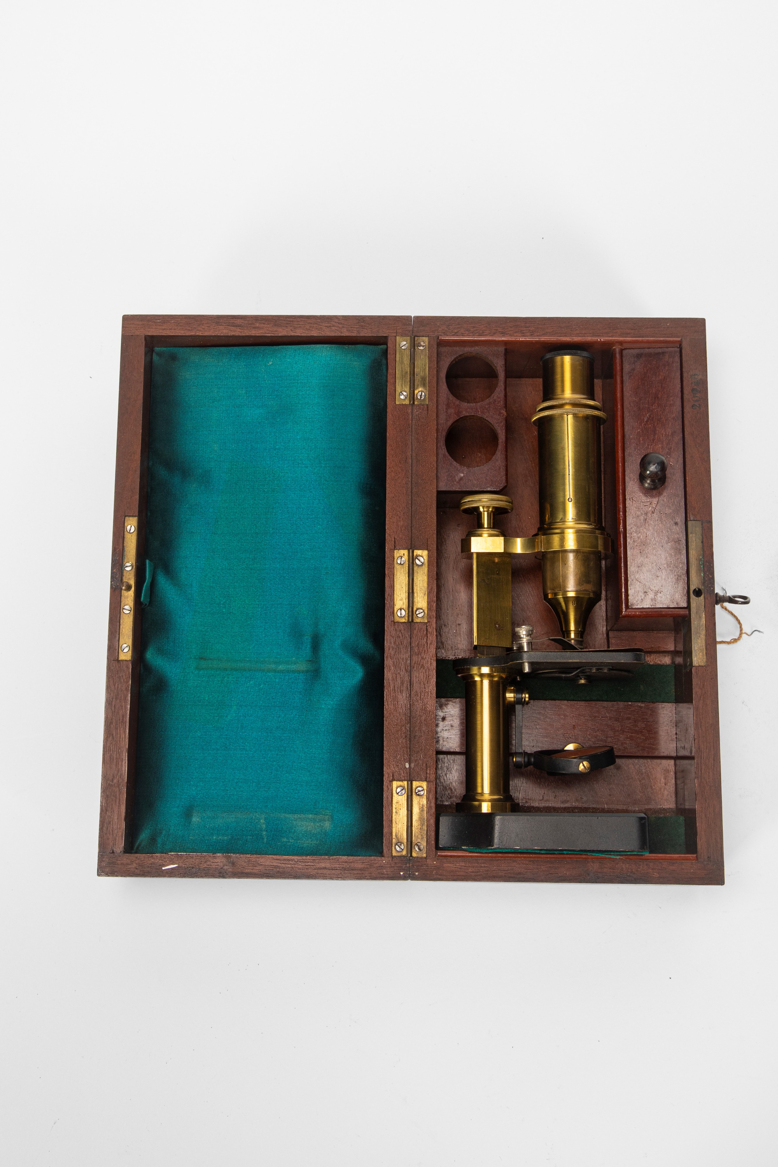 Charles Marchand, Microscopio in ottone con lente entro cofanetto ligneo