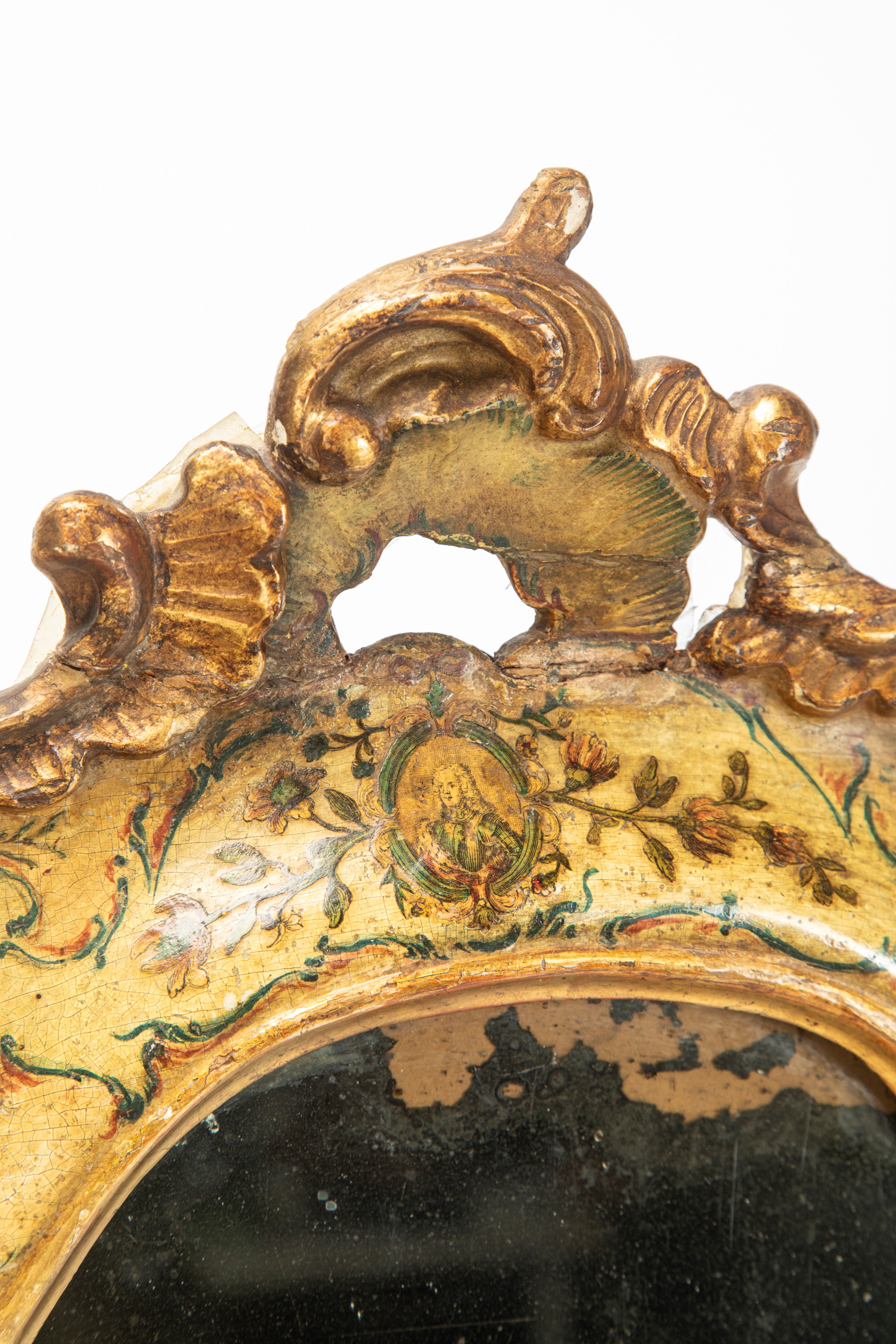 Specchiera di forma mossa, legno laccato e dorato, Veneto, XVIII secolo