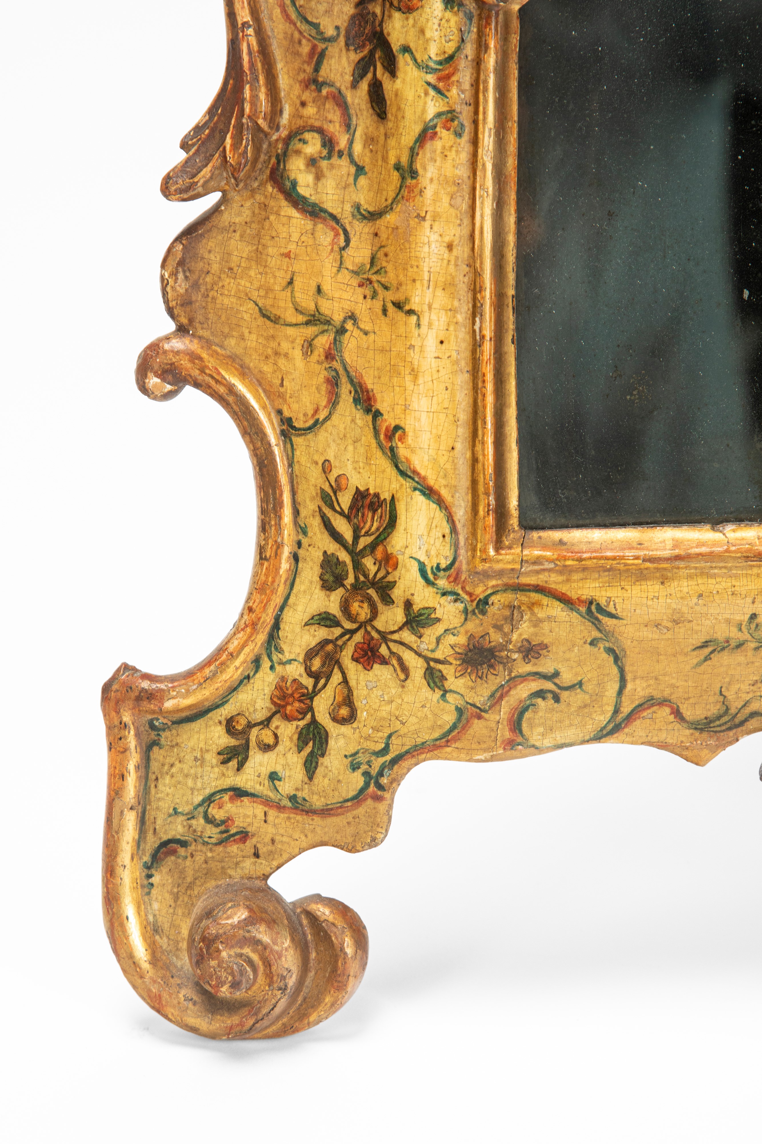 Specchiera di forma mossa, legno laccato e dorato, Veneto, XVIII secolo