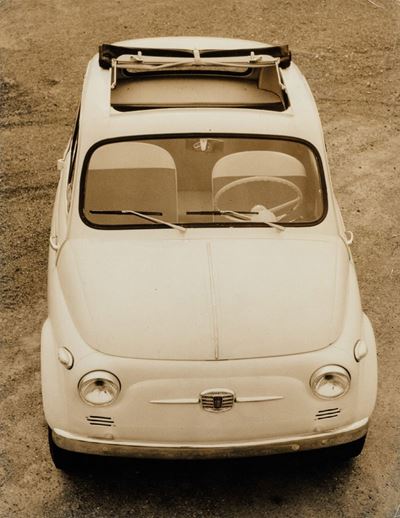 Foto di fabbriche di automobili e motociclette, 1975