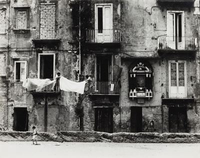 Fotografie in bianco e nero di periferie cittadine