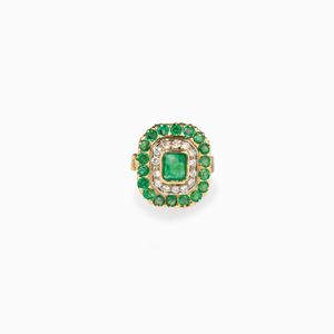  - ANELLO IN SMERALDI E DIAMANTI
in oro gia