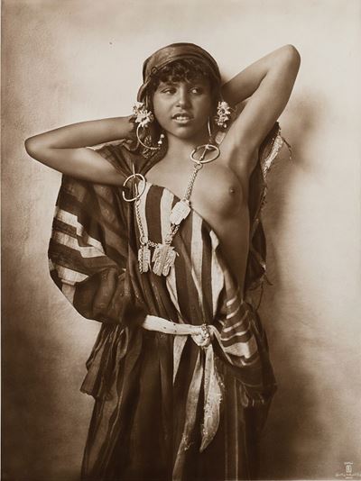 Jeaune bédouine, Tunis, 1904-1910, stampa vintage alla gelatina ai sali d'argento