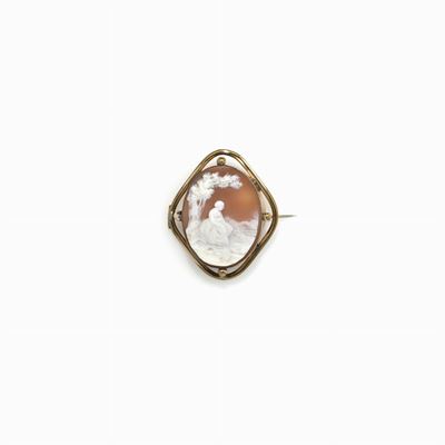 Spilla D'epoca in Cammeo ed Oro Cammeo D