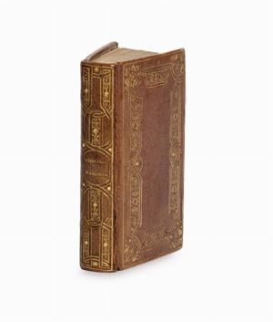 Edizione celebre a causa del bell’utilizzo del “sedanaise”,
carattere di grande leggibilità. Ex-libris J.R.Soum. Brunet V,
1289. Bondy, p. 8. Welsh 6969.
 Opera