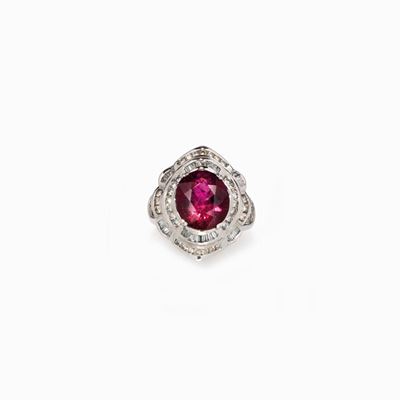 Anello in Tormalina Rosa e Diamanti in o