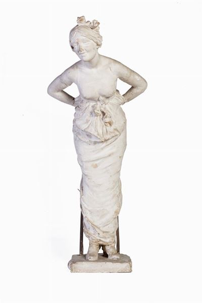 Giovane Donna a Figura Intera