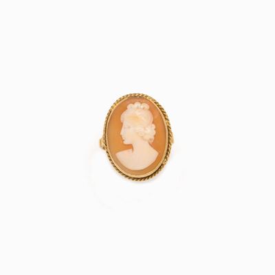 Anello con Cammeo in Oro Giallo con Camm