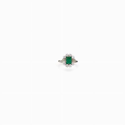 Anello in Diamanti e Smeraldo in Oro Bia