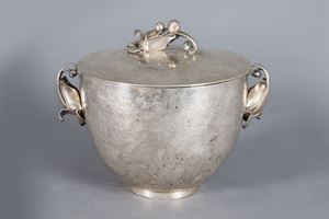 1912 ca.
altezza cm 25; diametro cm 29,5