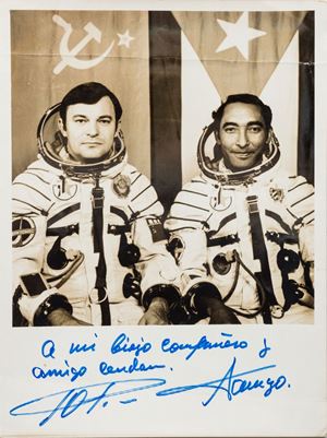 Ritratto degli astronauti Tamayo e Yuri Romanenko